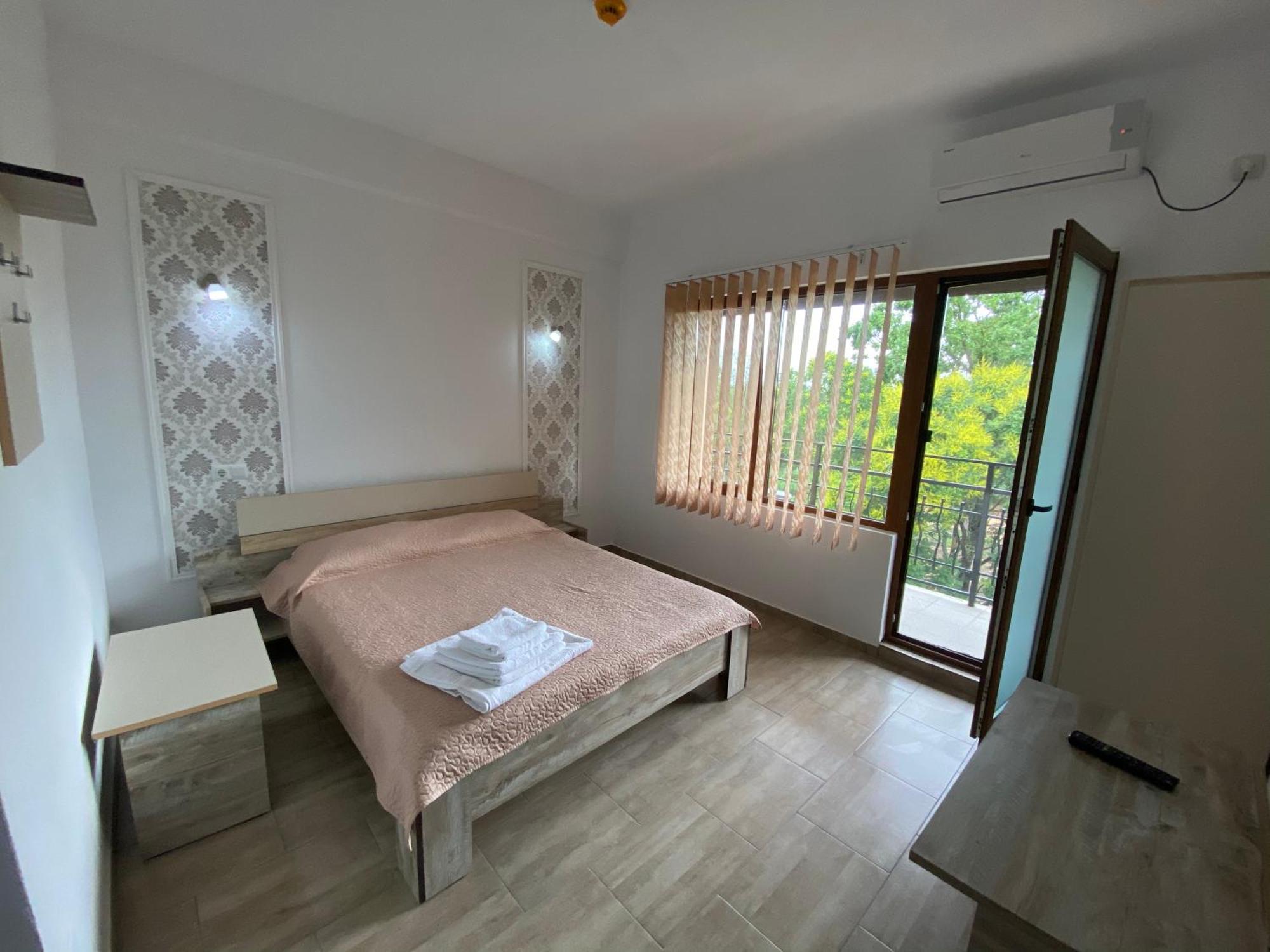Leul Guest house *