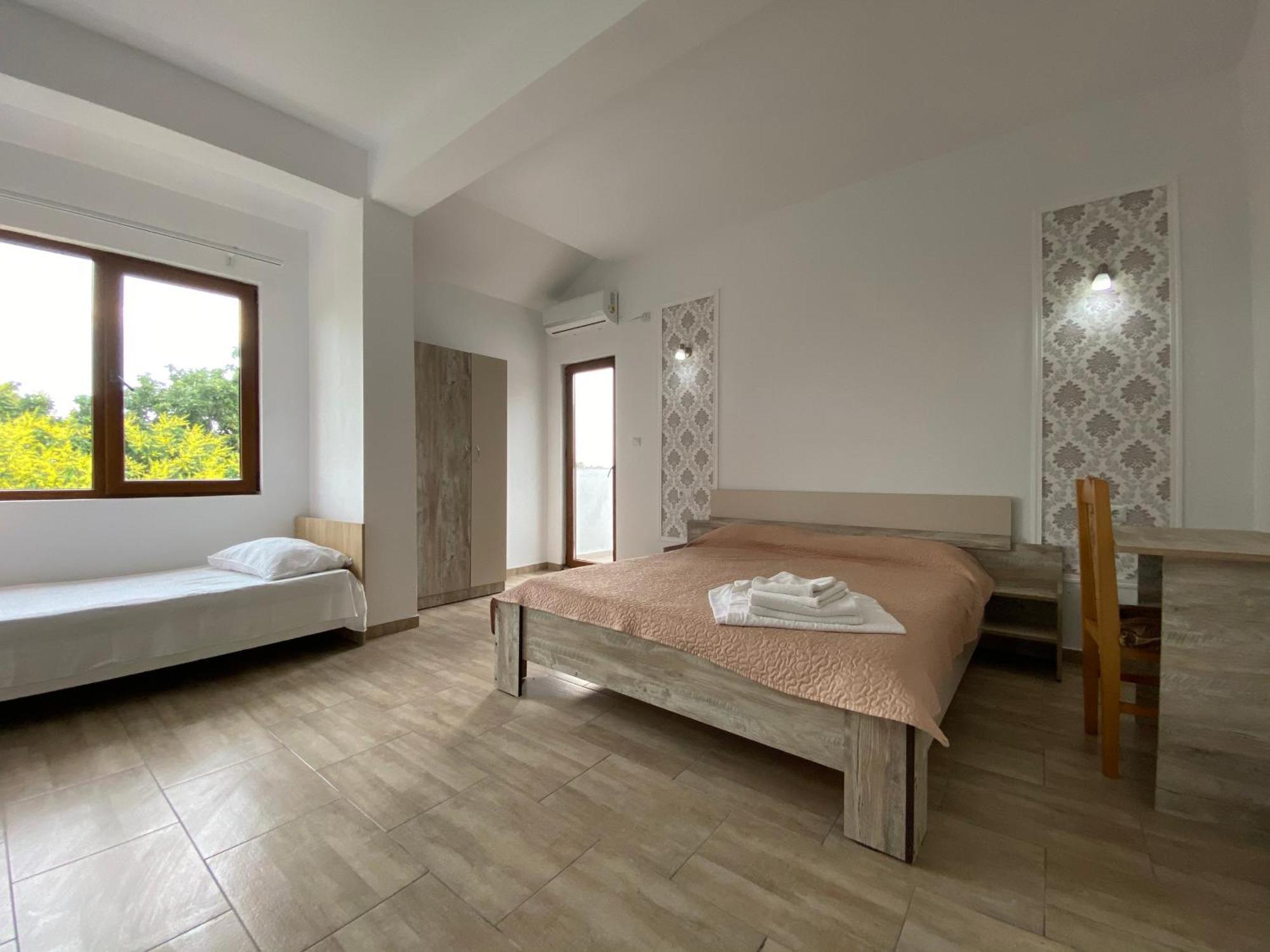 Guest house Leul *