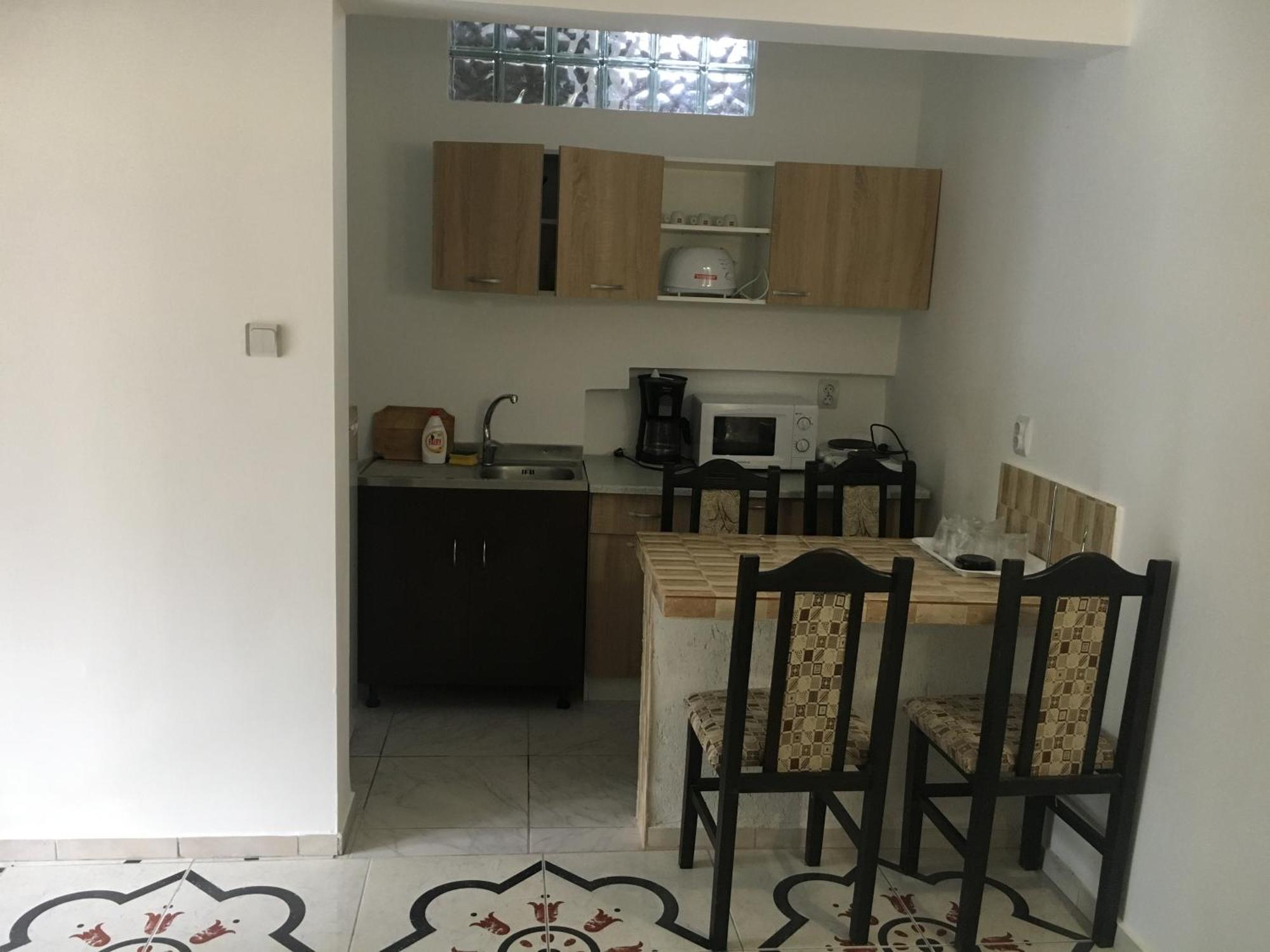 Guest house Leul Jupiter